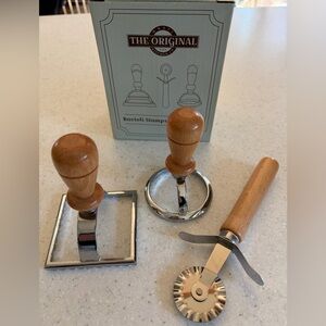 NEW The Original Kitchen Co. Ravioli Stamps & Cutter Set w. Wooden Handles.
